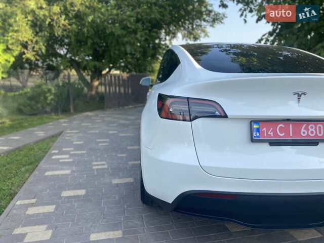 Белый Тесла Model Y, объемом двигателя 0 л и пробегом 58 тыс. км за 24000 $, фото 32 на Automoto.ua