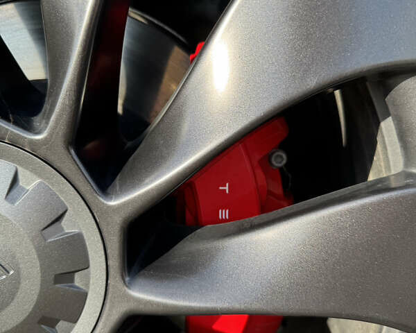 Белый Тесла Model Y, объемом двигателя 0 л и пробегом 51 тыс. км за 31000 $, фото 19 на Automoto.ua