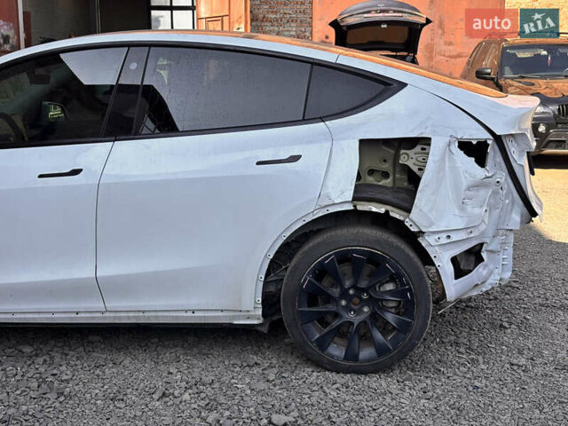 Белый Тесла Model Y, объемом двигателя 0 л и пробегом 141 тыс. км за 18300 $, фото 7 на Automoto.ua