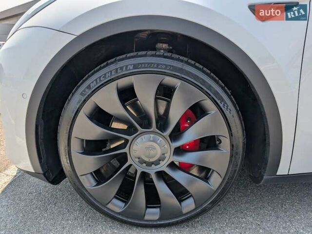Белый Тесла Model Y, объемом двигателя 0 л и пробегом 39 тыс. км за 29500 $, фото 9 на Automoto.ua