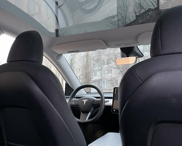 Белый Тесла Model Y, объемом двигателя 0 л и пробегом 56 тыс. км за 35000 $, фото 20 на Automoto.ua