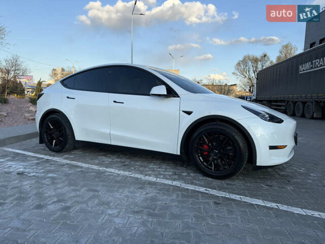 Белый Тесла Model Y, объемом двигателя 0 л и пробегом 45 тыс. км за 29999 $, фото 2 на Automoto.ua
