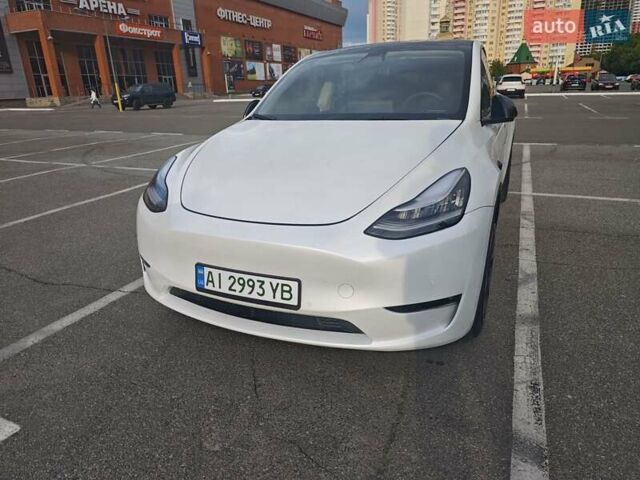 Белый Тесла Model Y, объемом двигателя 0 л и пробегом 38 тыс. км за 28000 $, фото 1 на Automoto.ua