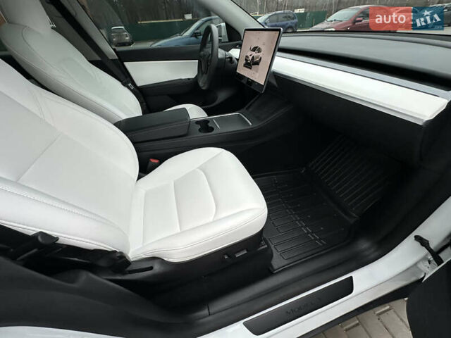 Белый Тесла Model Y, объемом двигателя 0 л и пробегом 117 тыс. км за 24999 $, фото 19 на Automoto.ua