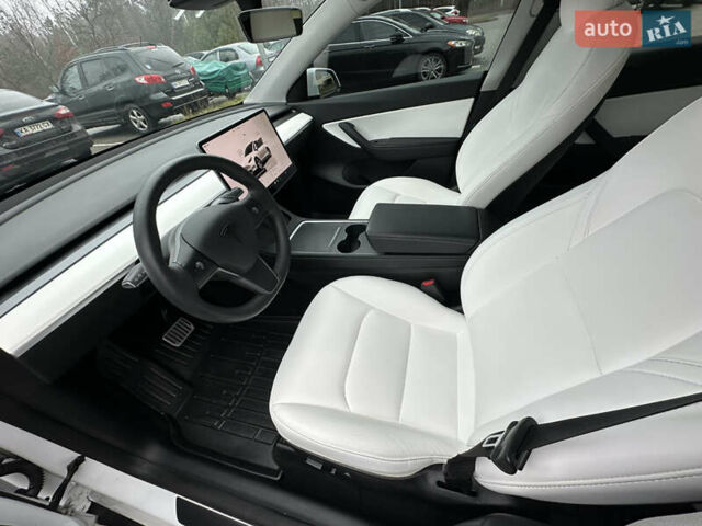 Белый Тесла Model Y, объемом двигателя 0 л и пробегом 117 тыс. км за 24999 $, фото 11 на Automoto.ua