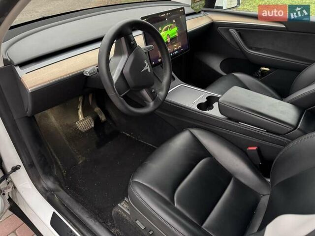 Білий Тесла Model Y, об'ємом двигуна 0 л та пробігом 106 тис. км за 36000 $, фото 6 на Automoto.ua