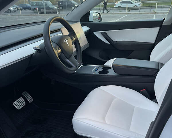Белый Тесла Model Y, объемом двигателя 0 л и пробегом 117 тыс. км за 23200 $, фото 9 на Automoto.ua