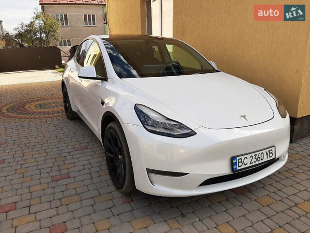 Білий Тесла Model Y, об'ємом двигуна 0 л та пробігом 27 тис. км за 28000 $, фото 1 на Automoto.ua
