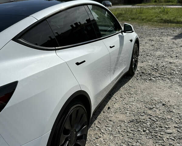 Белый Тесла Model Y, объемом двигателя 0 л и пробегом 57 тыс. км за 31000 $, фото 6 на Automoto.ua