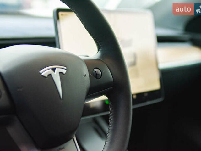 Белый Тесла Model Y, объемом двигателя 0 л и пробегом 20 тыс. км за 36900 $, фото 28 на Automoto.ua