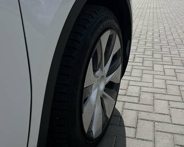 Тесла Model Y 2022 у Сокале на Automoto.ua Білий Тесла Model Y, об'ємом двигуна 0 л та пробігом 75 тис. км за 27500 $, фото 6 на Automoto.ua