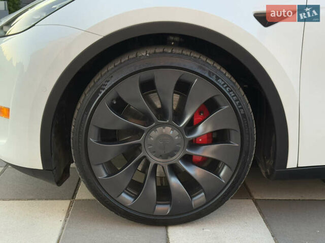 Белый Тесла Model Y, объемом двигателя 0 л и пробегом 59 тыс. км за 28950 $, фото 63 на Automoto.ua