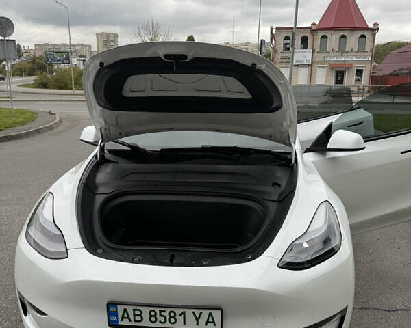 Білий Тесла Model Y, об'ємом двигуна 0 л та пробігом 82 тис. км за 25499 $, фото 23 на Automoto.ua