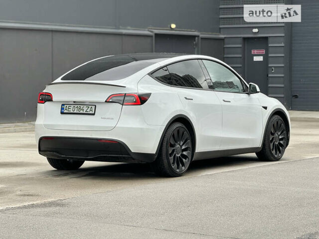 Белый Тесла Model Y, объемом двигателя 0 л и пробегом 12 тыс. км за 46500 $, фото 7 на Automoto.ua