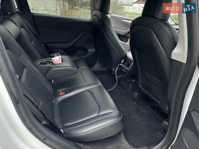 Білий Тесла Model Y, об'ємом двигуна 0 л та пробігом 106 тис. км за 36000 $, фото 1 на Automoto.ua