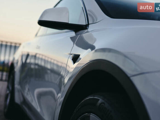 Белый Тесла Model Y, объемом двигателя 0 л и пробегом 45 тыс. км за 28900 $, фото 3 на Automoto.ua