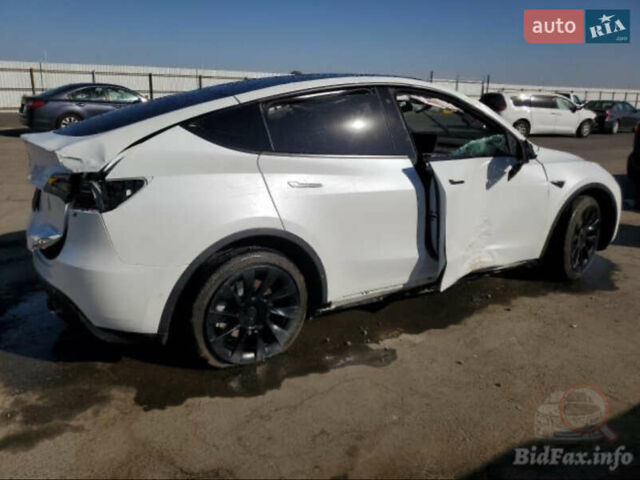 Белый Тесла Model Y, объемом двигателя 0 л и пробегом 109 тыс. км за 6500 $, фото 17 на Automoto.ua