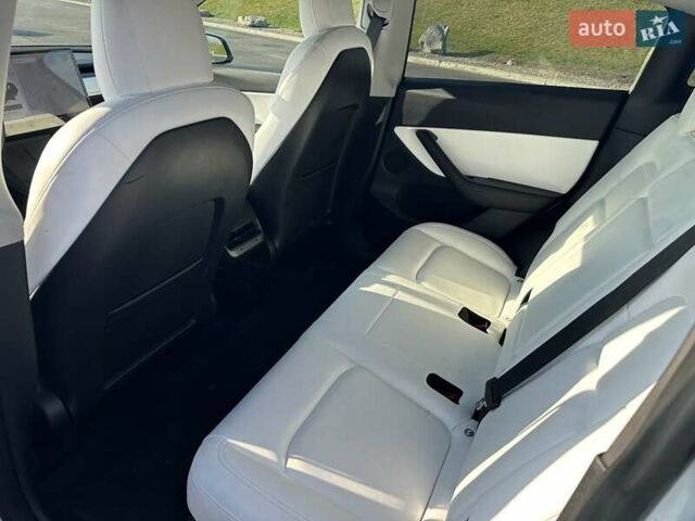 Білий Тесла Model Y, об'ємом двигуна 0 л та пробігом 61 тис. км за 22300 $, фото 9 на Automoto.ua