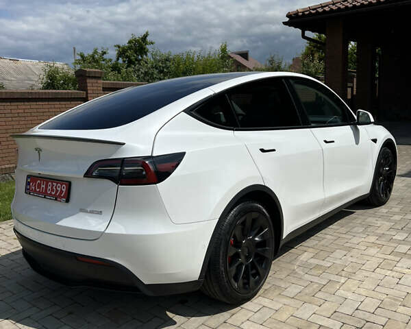 Білий Тесла Model Y, об'ємом двигуна 0 л та пробігом 43 тис. км за 28500 $, фото 6 на Automoto.ua
