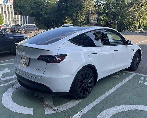 Белый Тесла Model Y, объемом двигателя 0 л и пробегом 25 тыс. км за 31500 $, фото 4 на Automoto.ua