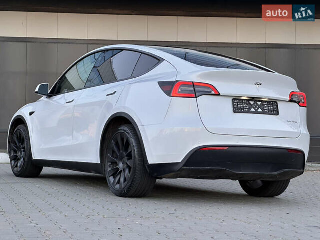 Белый Тесла Model Y, объемом двигателя 0 л и пробегом 47 тыс. км за 25900 $, фото 6 на Automoto.ua