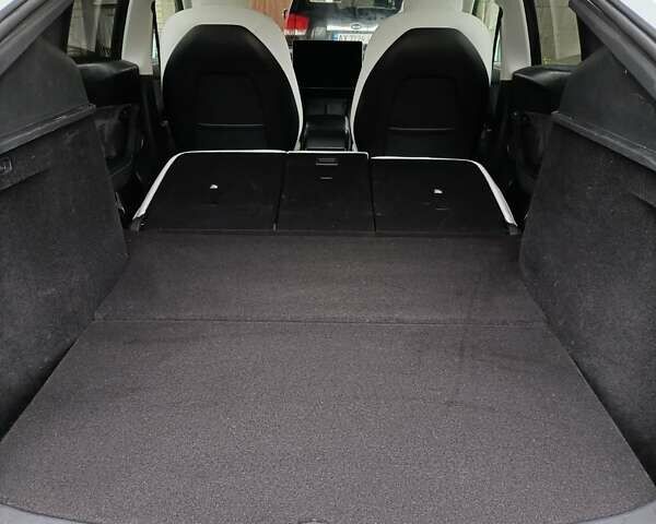 Белый Тесла Model Y, объемом двигателя 0 л и пробегом 52 тыс. км за 29000 $, фото 18 на Automoto.ua