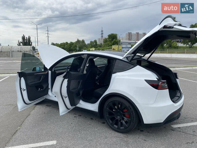 Белый Тесла Model Y, объемом двигателя 0 л и пробегом 43 тыс. км за 28000 $, фото 11 на Automoto.ua