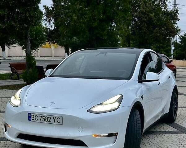 Тесла Model Y 2022 в Одессе на Automoto.ua Белый Тесла Model Y, объемом двигателя 0 л и пробегом 42 тыс. км за 28200 $, фото 1 на Automoto.ua