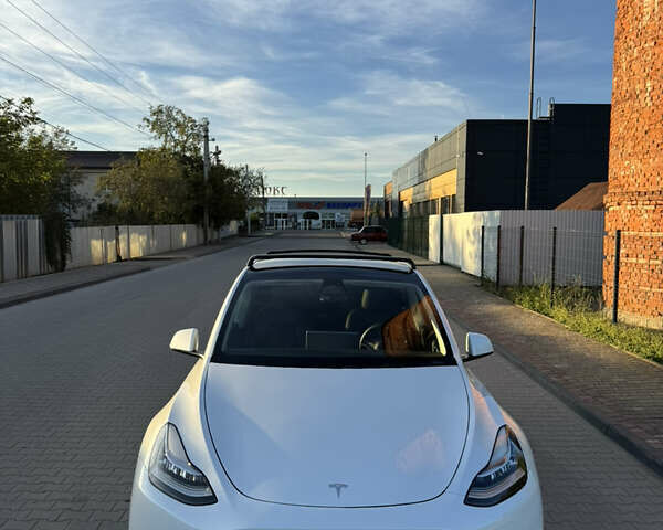 Белый Тесла Model Y, объемом двигателя 0 л и пробегом 94 тыс. км за 24500 $, фото 6 на Automoto.ua