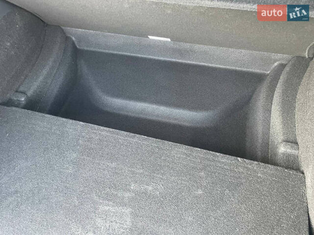 Білий Тесла Model Y, об'ємом двигуна 0 л та пробігом 60 тис. км за 24900 $, фото 41 на Automoto.ua