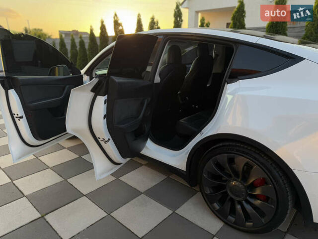 Белый Тесла Model Y, объемом двигателя 0 л и пробегом 59 тыс. км за 28950 $, фото 32 на Automoto.ua