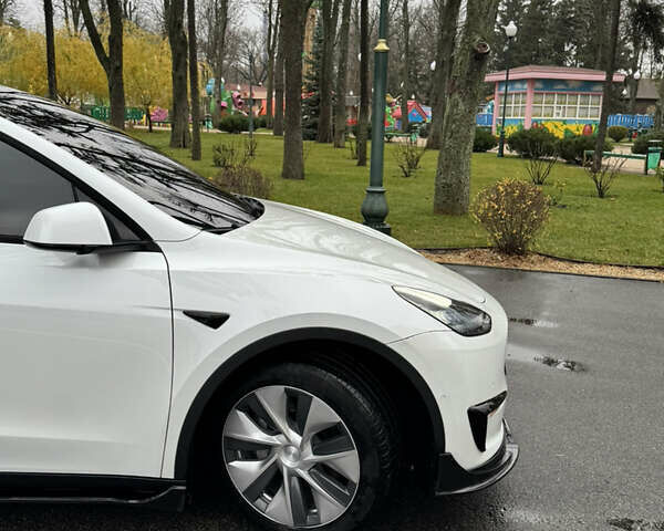 Білий Тесла Model Y, об'ємом двигуна 0 л та пробігом 96 тис. км за 22499 $, фото 3 на Automoto.ua