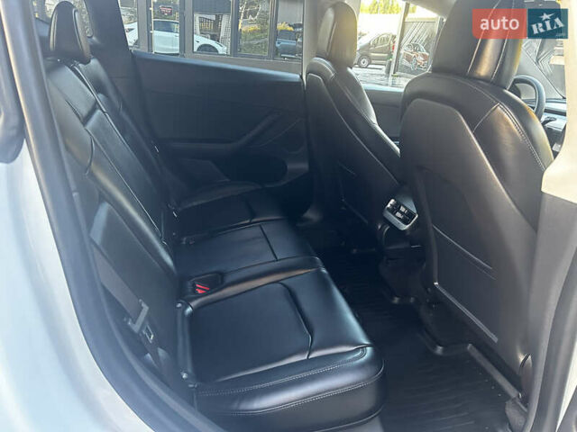 Тесла Model Y 2022 в Тернополе на Automoto.ua Белый Тесла Model Y, объемом двигателя 0 л и пробегом 52 тыс. км за 27300 $, фото 10 на Automoto.ua