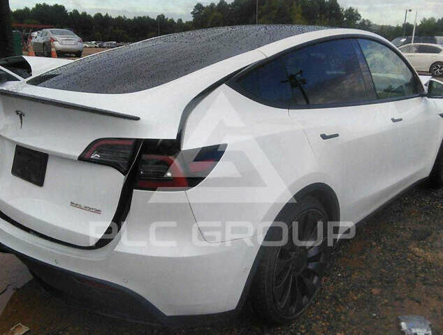 Белый Тесла Model Y, объемом двигателя 0 л и пробегом 88 тыс. км за 21300 $, фото 7 на Automoto.ua