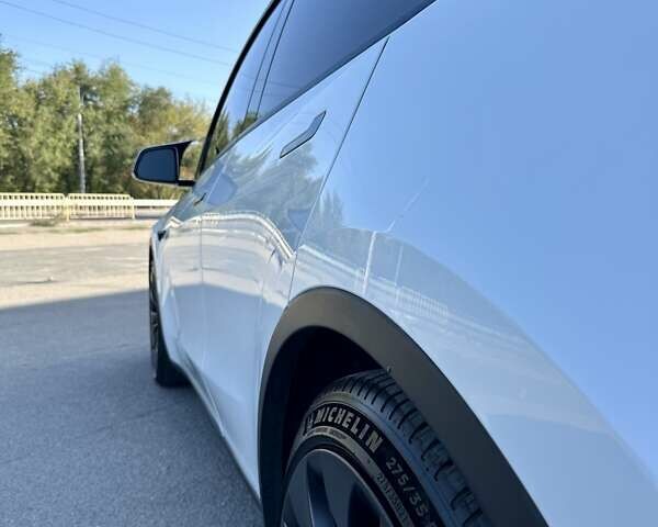 Белый Тесла Model Y, объемом двигателя 0 л и пробегом 39 тыс. км за 28799 $, фото 10 на Automoto.ua