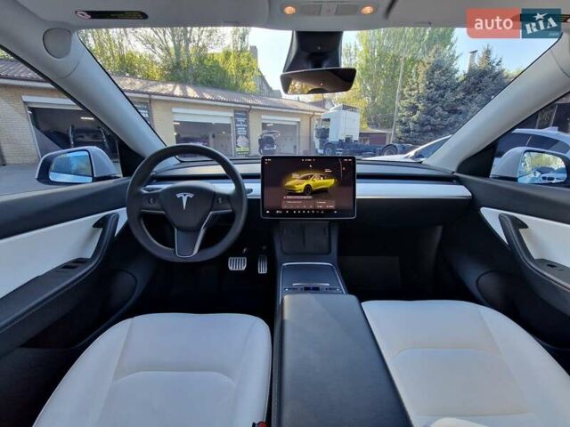 Белый Тесла Model Y, объемом двигателя 0 л и пробегом 48 тыс. км за 27000 $, фото 25 на Automoto.ua