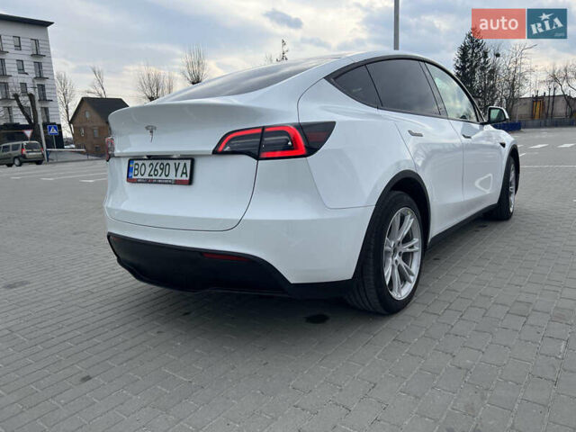 Білий Тесла Model Y, об'ємом двигуна 0 л та пробігом 15 тис. км за 27999 $, фото 9 на Automoto.ua