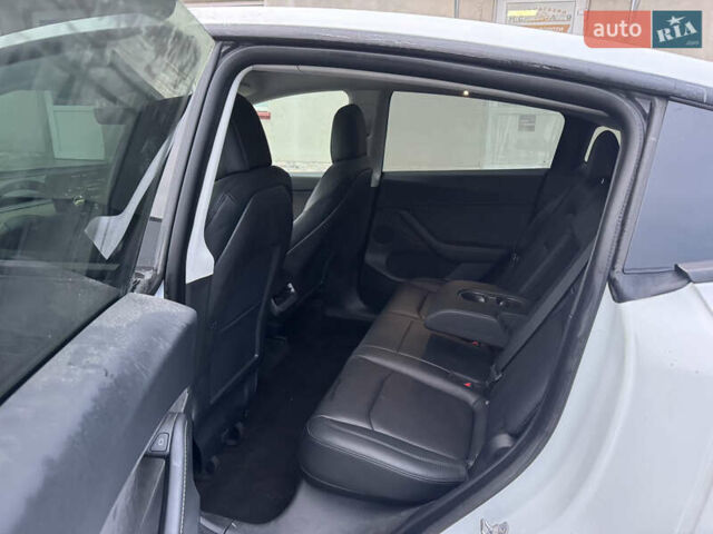 Белый Тесла Model Y, объемом двигателя 0 л и пробегом 29 тыс. км за 21700 $, фото 26 на Automoto.ua
