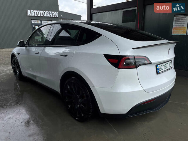Белый Тесла Model Y, объемом двигателя 0 л и пробегом 48 тыс. км за 32000 $, фото 2 на Automoto.ua
