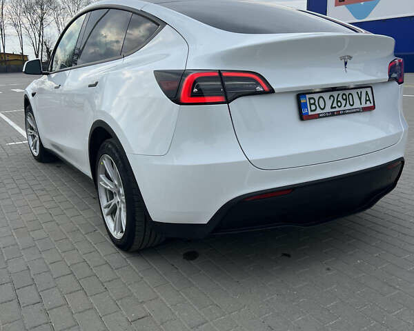 Білий Тесла Model Y, об'ємом двигуна 0 л та пробігом 15 тис. км за 27999 $, фото 11 на Automoto.ua