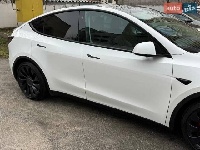 Белый Тесла Model Y, объемом двигателя 0 л и пробегом 14 тыс. км за 28000 $, фото 6 на Automoto.ua