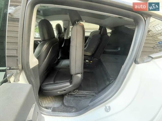 Белый Тесла Model Y, объемом двигателя 0 л и пробегом 17 тыс. км за 28600 $, фото 8 на Automoto.ua