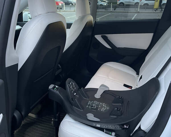 Белый Тесла Model Y, объемом двигателя 0 л и пробегом 117 тыс. км за 23200 $, фото 10 на Automoto.ua