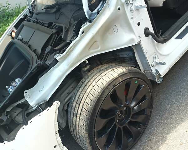 Тесла Model Y 2022 в Киеве на Automoto.ua Белый Тесла Model Y, объемом двигателя 0 л и пробегом 57 тыс. км за 25950 $, фото 24 на Automoto.ua