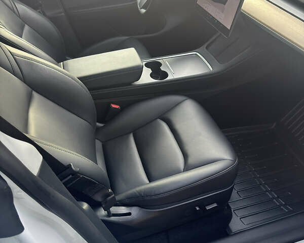 Белый Тесла Model Y, объемом двигателя 0 л и пробегом 86 тыс. км за 24500 $, фото 20 на Automoto.ua