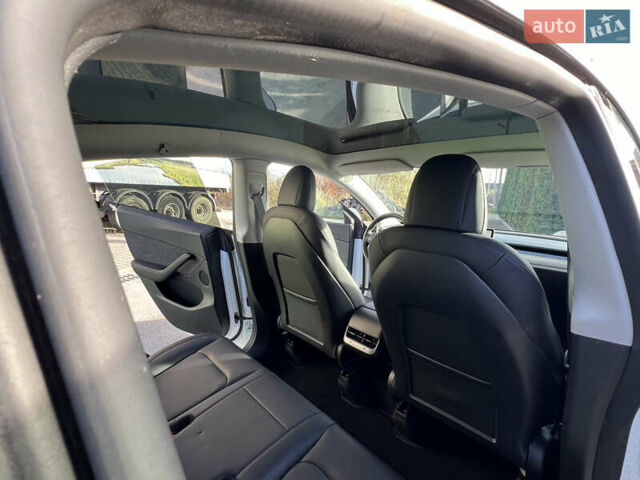 Білий Тесла Model Y, об'ємом двигуна 0 л та пробігом 12 тис. км за 24750 $, фото 47 на Automoto.ua