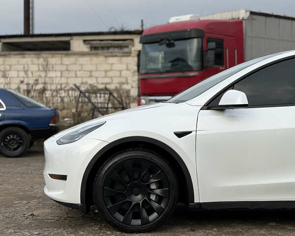 Белый Тесла Model Y, объемом двигателя 0 л и пробегом 16 тыс. км за 26500 $, фото 3 на Automoto.ua