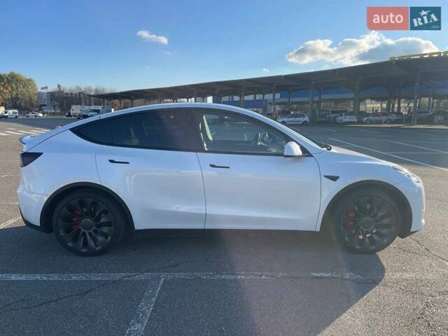 Белый Тесла Model Y, объемом двигателя 0 л и пробегом 39 тыс. км за 32500 $, фото 6 на Automoto.ua
