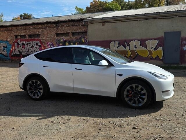 Білий Тесла Model Y, об'ємом двигуна 0 л та пробігом 68 тис. км за 21700 $, фото 6 на Automoto.ua