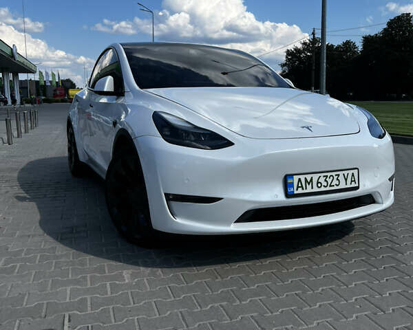 Белый Тесла Model Y, объемом двигателя 0 л и пробегом 59 тыс. км за 27999 $, фото 3 на Automoto.ua